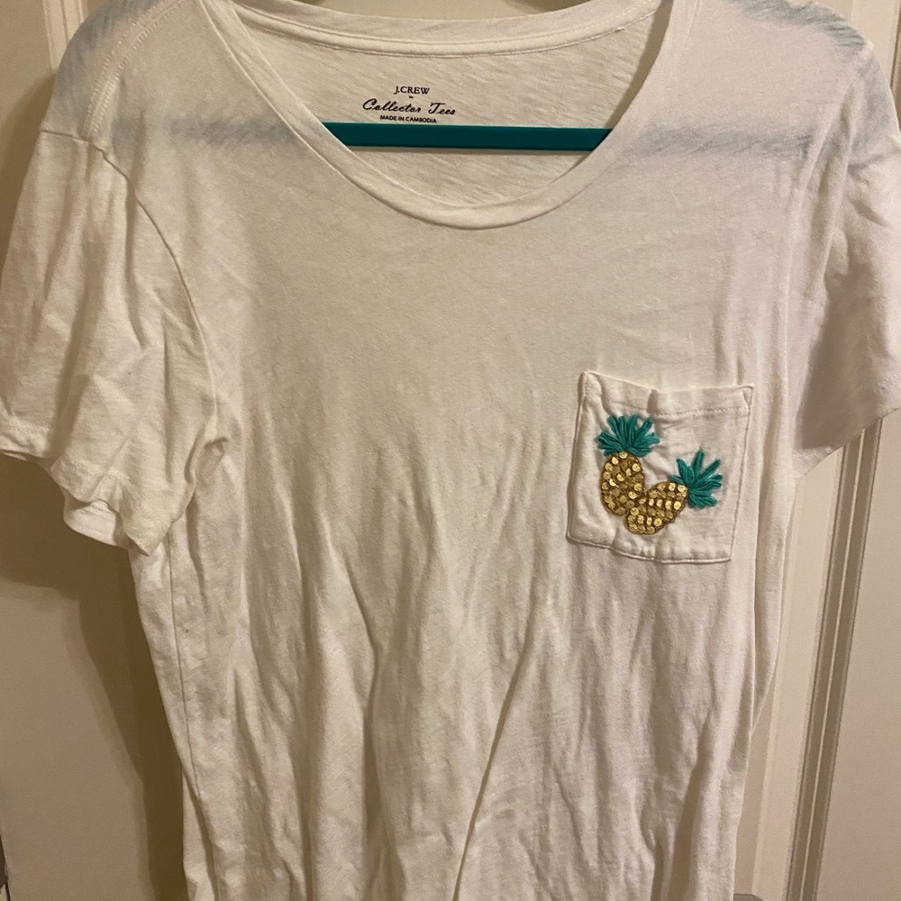 J CREW collection tee. Pineapple pocket. size Large
